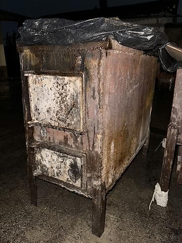 Металлическая твердотопливная печь-буржуйка - Материал: толстостенная