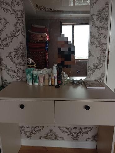 standing mirror: Туалетный столик, Б/у, С зеркалом, цвет - Бежевый, ЛДСП — 2