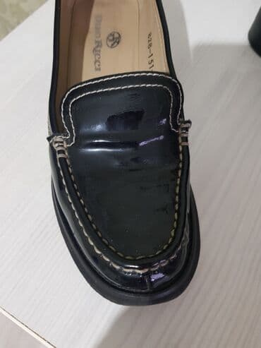 Туфли: Туфли лак кожа натур. 35,5-36 размер. 400 сом — 2