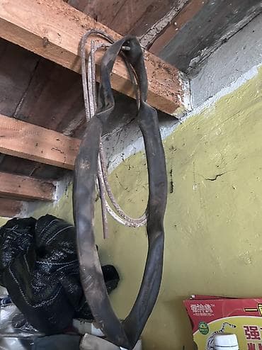 скупка бу вещи: Отдам даром все,что на фото! Полики на Прадо;на бмв; Шины два на — 7