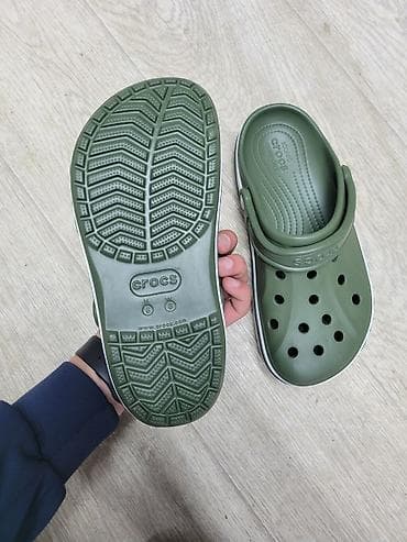 свитера с оленями парные: Сабо, 42, Crocs, Новый, цвет - Зеленый — 5