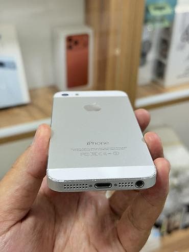 iphone 5s: IPhone 5s, Б/у, 32 ГБ, Серебристый, Защитное стекло, Чехол — 3