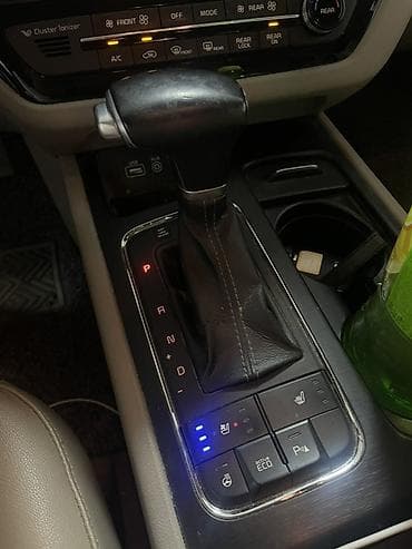 капот кобальт: Kia Carnival: 2018 г., 2.2 л, Автомат, Дизель, Минивэн — 6