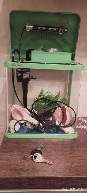 продам аквариум бу: Аквариум в отличном состоянии для рыб рыбок 8 литровый. все рабочее — 2