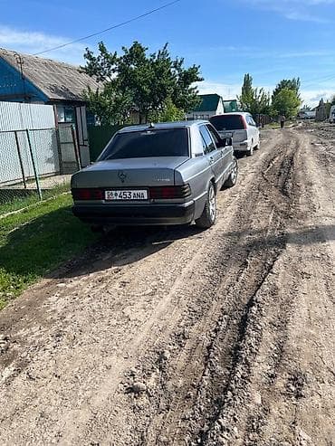 Унаа: Mercedes-Benz 190: 1991 г., 2.3 л, Кол менен иштөөчү, Бензин, Седан — 1