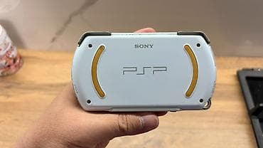 кен булун: PSP Go (16Gb, White) - состояние очень хорошее, приставка чистая, в — 7
