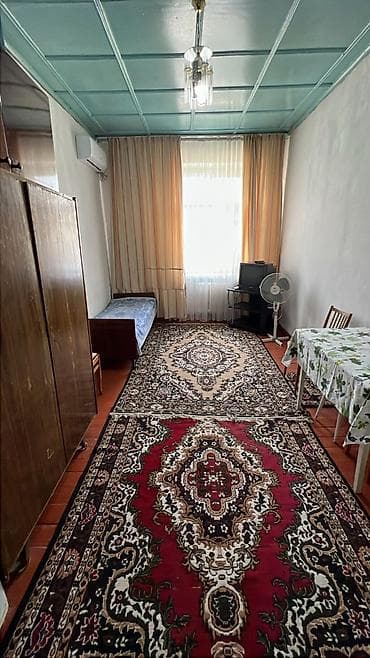 Комнаты: Манаса / Горького, 20 кв.м, напротив Asia Азия Молл. 3 этаж, комната — 2