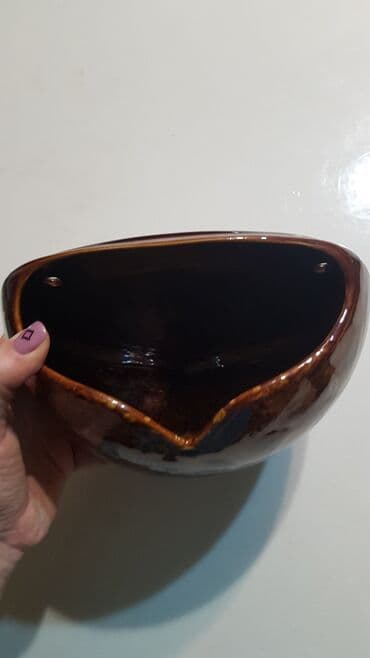 купить полку для цветов: Настенный керамический горшок. Ширина 20 см высота 18 см — 4