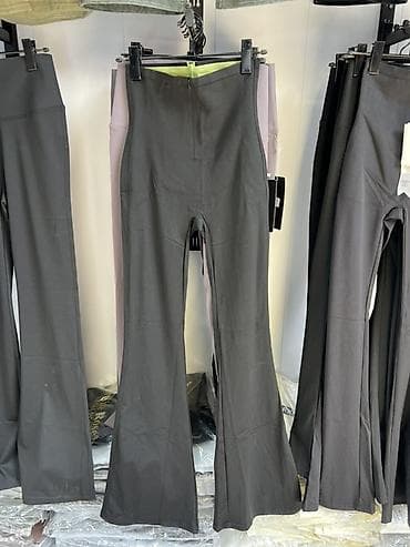 Расклешённые брюки с высокой посадкой - Цвет: тёмно‑серый/графит - at lalafo.kg Расклешённые брюки с высокой посадкой - Цвет: тёмно‑серый/графит -