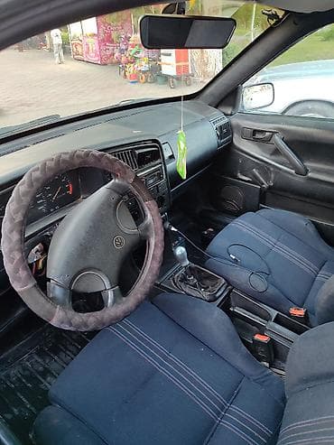 Продажа авто: Volkswagen Passat: 1991 г., 1.8 л, Механика, Бензин, Универсал — 5