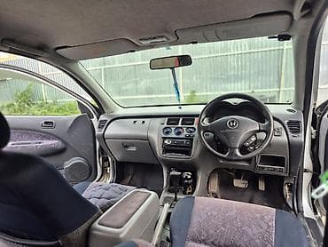 на срв: Honda HR-V: 2000 г., 1.6 л, Вариатор, Бензин, Кроссовер — 5