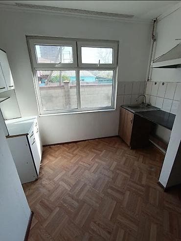 Аламединский рынок 2ком.квартира этаж 4/4 без мебели косметический