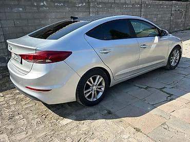 elentra: Hyundai Elantra: 2017 г., Седан — 5