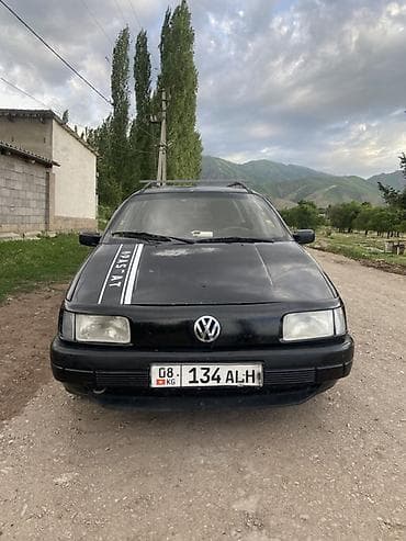 Volkswagen Passat Variant: 1993 г., 2 л, Механика, Бензин, Универсал