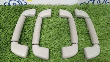 напольные вазы: Lexus LS460, потолочные ручки.
Цена за штуку — 1