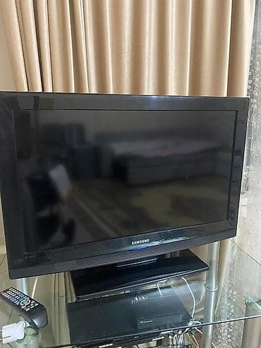 Телевизор Samsung LCD - Диагональ экрана: около 32" (визуально