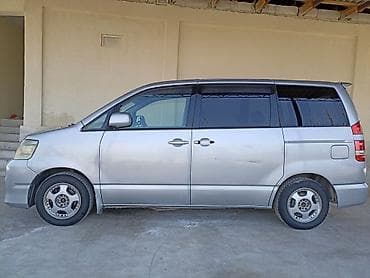 corolla spacio: Toyota Noah: 2003 г., 2 л, Автомат, Бензин, Минивэн — 4
