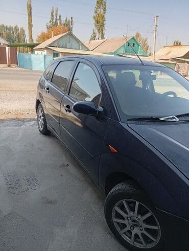 Ford Focus: 2004 г., 1.8 л, Механика, Бензин, Хетчбек — 5
