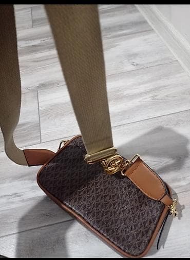 вещи из кореи: Сумка от Майкл Корс 
состояние отличное 👍 — 3