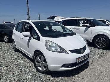 toyota comry: Honda Jazz: 2010 г., 1.4 л, Робот, Бензин, Хэтчбэк — 2