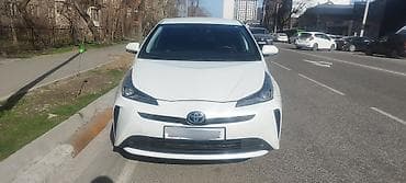 crv 5: Toyota Prius: 2019 г., 1.8 л, Вариатор, Гибрид, Хэтчбэк — 2