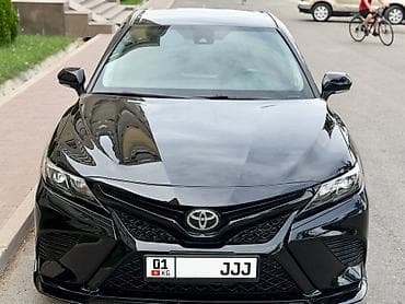 Toyota Camry: 2021 г., 2.5 л, Автомат, Бензин, Седан — 2