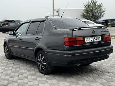 Продажа авто: Volkswagen Vento: 1992 г., Седан — 2