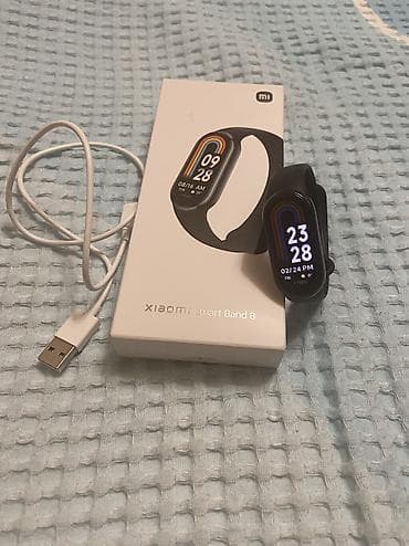 Xiaomi Smart Band 8 — фитнес-браслет с цветным дисплеем и сменными