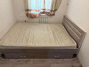 двухспальная кровати: Двухспальная кровать с матрасом и выдвижными ящиками для хранения — 2