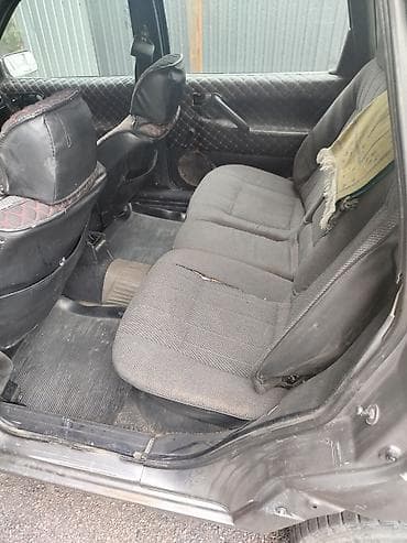 Унаа сатуу: Volkswagen Passat: 1991 г., Кол менен иштөөчү, Универсал — 2
