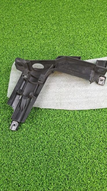 e46: Крепление фары правое BMW 3 E46 (7) рестайлинг В отличном состоянии — 1