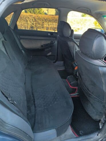 продаю в связи с переездом: Audi A4: 1995 г., 1.8 л, Механика, Бензин, Седан — 5