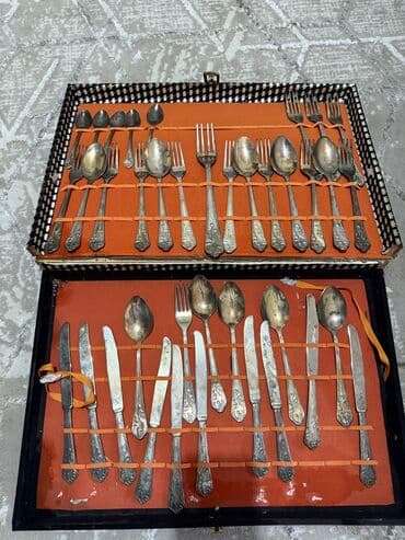 мельхиоровый набор: Мельхиор с покрытием серебром, А 800, производство Италия, в отличном — 1