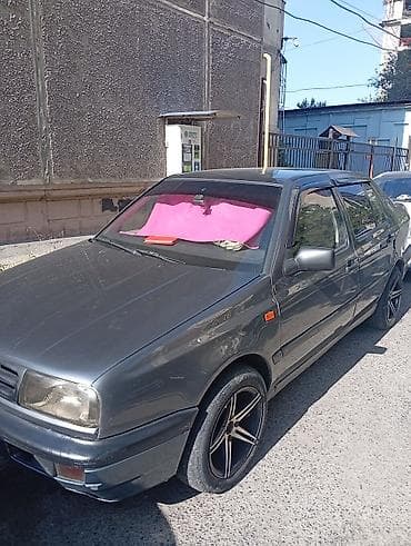 vin code: Volkswagen Vento: 1993 г., 1.8 л, Механика, Бензин, Седан — 5