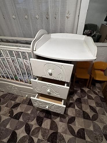 small table: Детская кровать трансформер, Б/у, цвет - Белый — 2