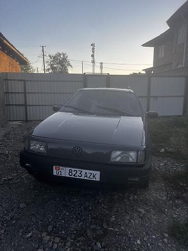 Унаа сатуу: Volkswagen Passat: 1990 г., 1.8 л, Кол менен иштөөчү, Бензин — 6