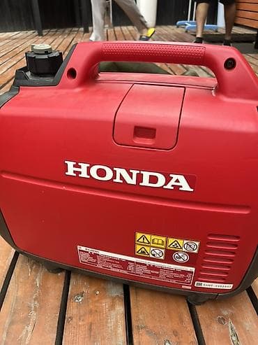 formula 1: Инверторный генератор Honda EU22i - Тип: бензиновый инверторный — 4