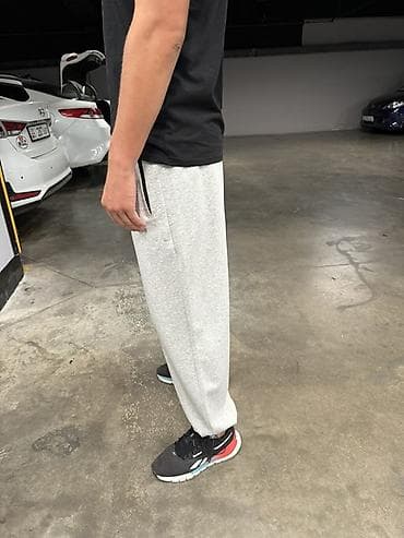 tech fleece: Мужские спортивные брюки джоггеры, цвет светло‑серый меланж. - — 9