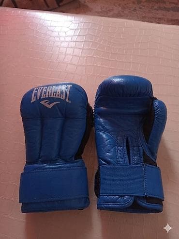 Продаю перчатки для рукопашного боя от бренда Everlast. Идеально — 1