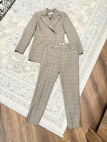 Женский классический костюм,размер М