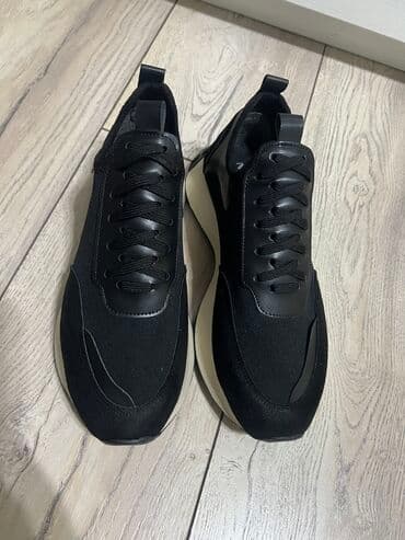 фирменная обувь из италии: Новые,удобные,стильные кроссовки,Турция 
Размер 37,5-38 — 1