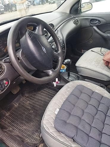 golf gti: Ford Focus: 2000 г., 2 л, Автомат, Бензин, Седан — 9