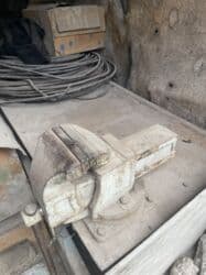 Тиски со столом