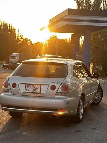 Toyota Altezza: 2002 г., 2 л, Автомат, Бензин, Универсал — 8