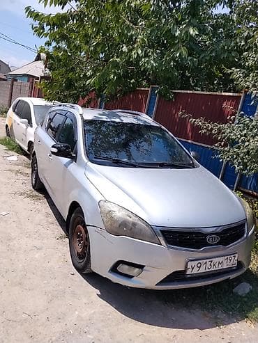Kia Ceed: 2010 г., 1.6 л, Автомат, Бензин, Универсал — 2