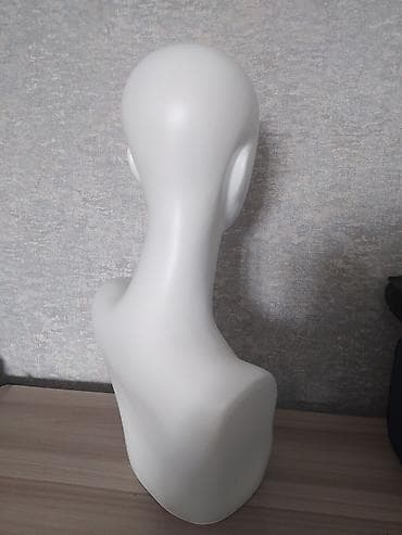 Голова-манекен для демонстрации аксессуаров 4 шт почти НОВЫЕ в