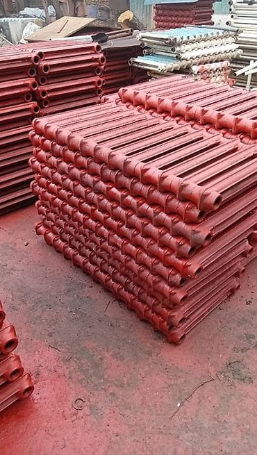 Ремонт и строительство: Секции чугунных радиаторов отопления (однотрубные элементы, окрашены — 4