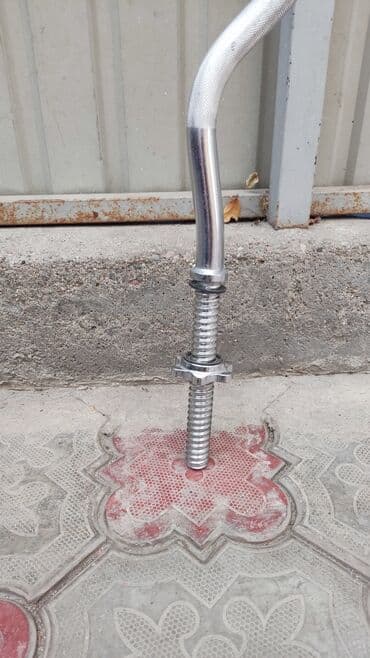 Спорт и отдых: Гриф кривой любительский 
вес 6кг 
длина 1,2м — 4