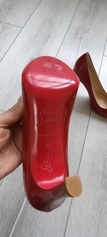 Туфли: Туфли-лодочки Christian Louboutin, красный лак - Классическая модель — 10