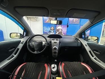 машина болуп толоо: Toyota Yaris: 2006 г., 1.3 л, Автомат, Бензин, Хетчбек — 5